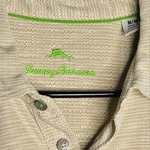 Tommy Bahama Mens Medium. I would keep this shirt if it fit me!